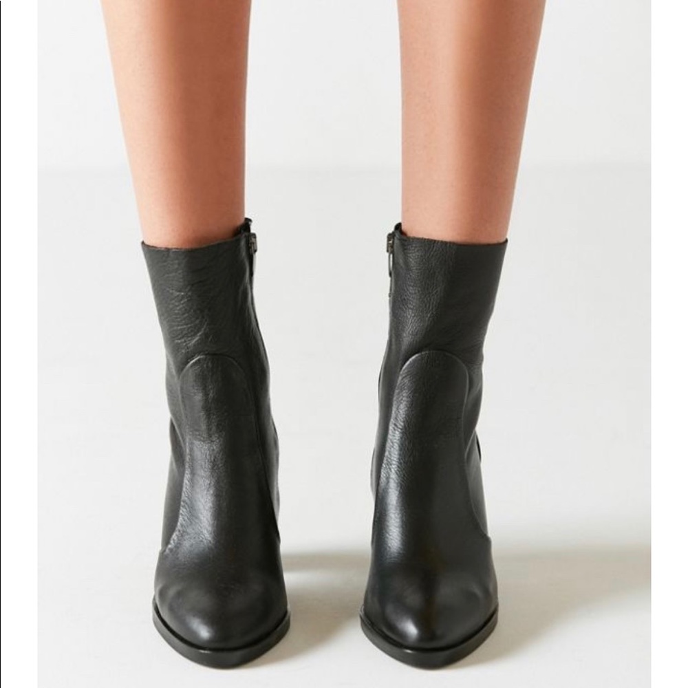 MUST SELL 🤩Leather Ankle Boots